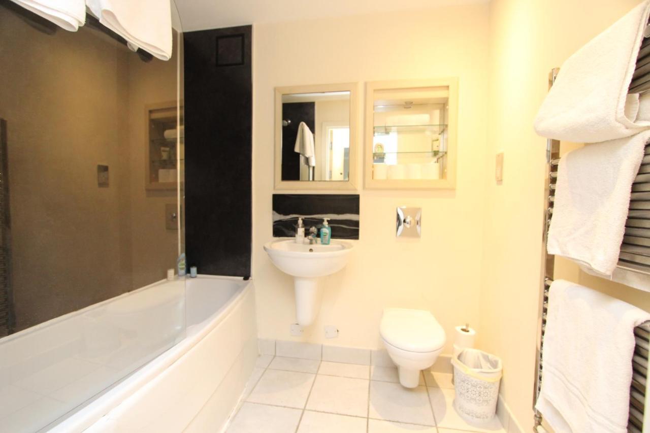 Lovely 2 Bedroom Apartment With Amazing Views In E14 London Exterior foto